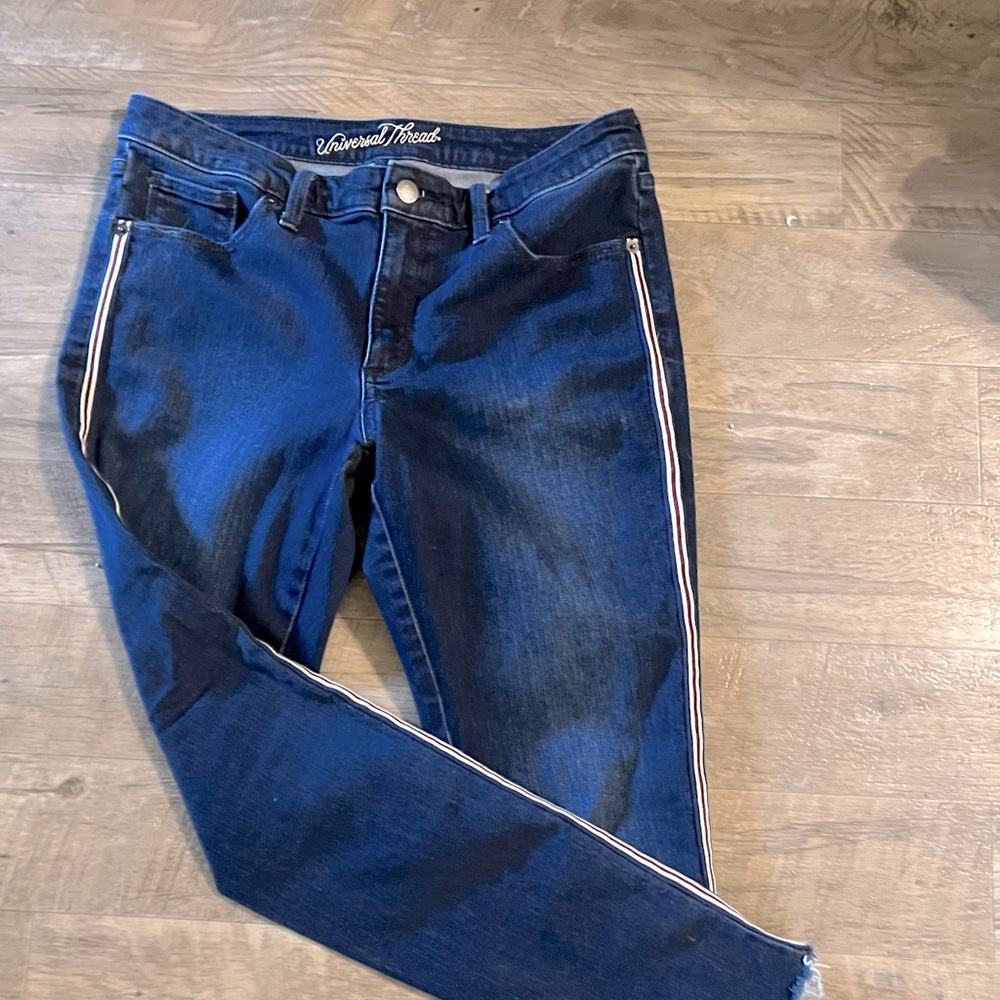 UNIVERSAL THREAD SIZE 8/29R